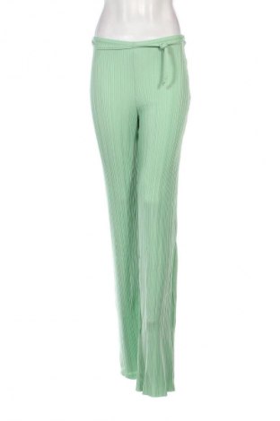 Дамски панталон Pretty Little Thing, Размер S, Цвят Зелен, Цена 23,92 лв.