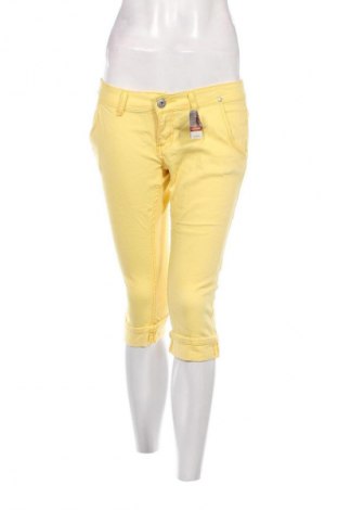 Дамски панталон Urban Surface, Размер M, Цвят Жълт, Цена 25,30 лв.