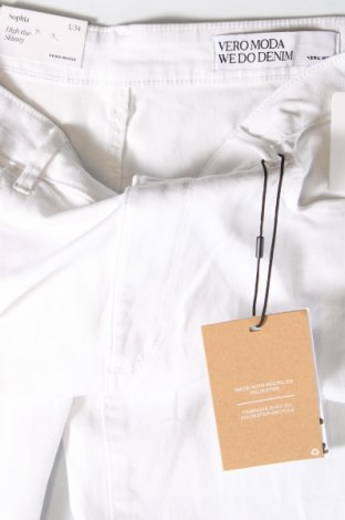 Γυναικείο παντελόνι Vero Moda, Μέγεθος M, Χρώμα Λευκό, Τιμή 14,38 €