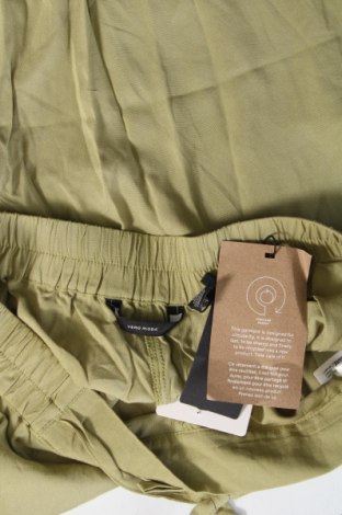 Дамски панталон Vero Moda, Размер L, Цвят Зелен, Цена 21,70 лв.