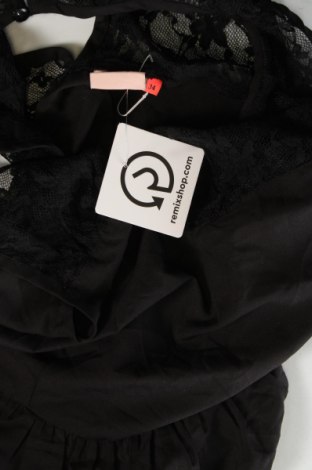 Γυναικείο αμάνικο μπλουζάκι ONLY, Μέγεθος XS, Χρώμα Μαύρο, Τιμή 3,90 €