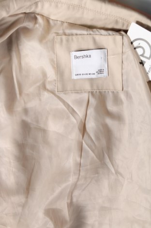 Дамско сако Bershka, Размер XS, Цвят Екрю, Цена 24,20 лв.