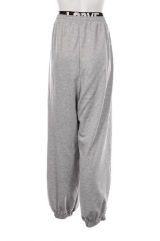 Γυναικείο αθλητικό παντελόνι SHEIN, Μέγεθος 4XL, Χρώμα Γκρί, Τιμή 13,46 €