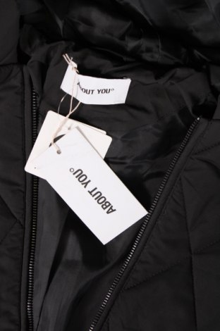 Dámska bunda  About You, Veľkosť S, Farba Čierna, Cena  33,40 €