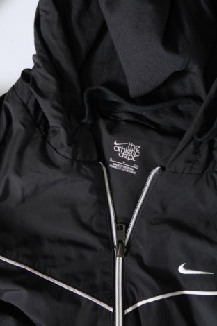 Γυναικείο μπουφάν Nike, Μέγεθος S, Χρώμα Μαύρο, Τιμή 44,54 €