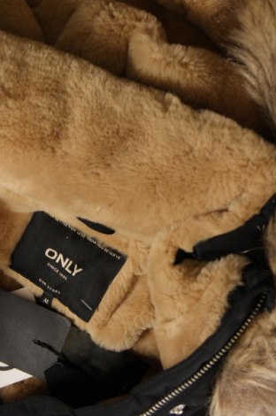 Dámska bunda  ONLY, Veľkosť M, Farba Čierna, Cena  31,64 €