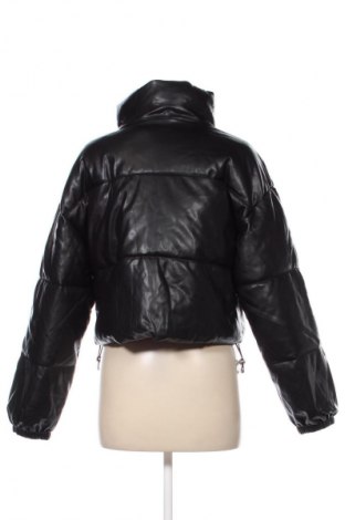 Dámska bunda  Pull&Bear, Veľkosť S, Farba Čierna, Cena  18,75 €