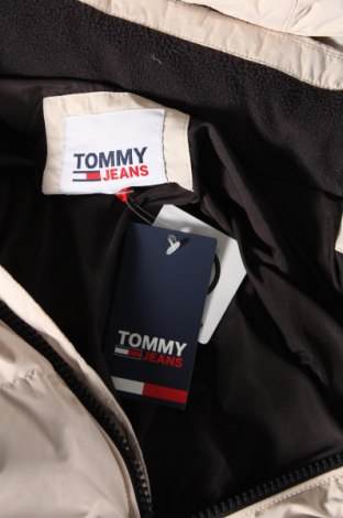 Női dzseki Tommy Jeans, Méret XL, Szín Ekrü
, Ár 48 399 Ft