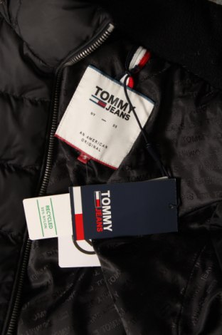 Дамско яке Tommy Jeans, Размер S, Цвят Черен, Цена 228,99 лв.