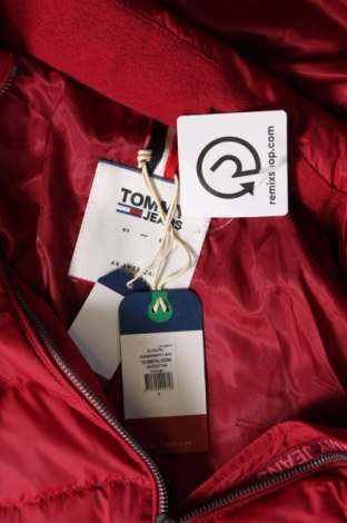 Γυναικείο μπουφάν Tommy Jeans, Μέγεθος S, Χρώμα Κόκκινο, Τιμή 143,49 €