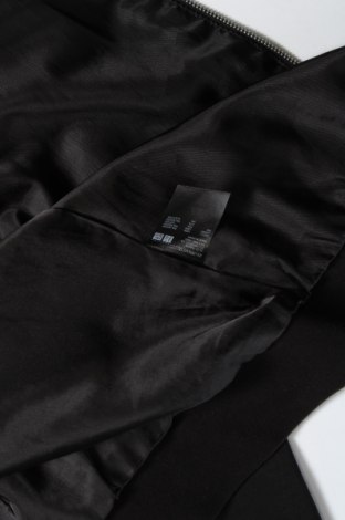 Γυναικείο μπουφάν Uniqlo, Μέγεθος M, Χρώμα Μαύρο, Τιμή 25,79 €