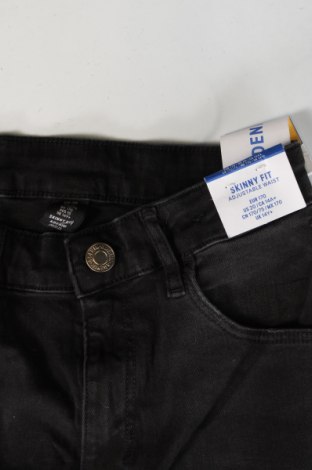 Dětské džíny  H&M, Velikost 15-18y/ 170-176 cm, Barva Černá, Cena  325,00 Kč