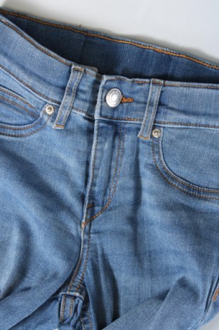 Dziecięce jeansy Perfect Jeans By Gina Tricot, Rozmiar 11-12y/ 152-158 cm, Kolor Niebieski, Cena 32,62 zł