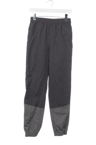 Детски панталон Cubus, Размер 12-13y/ 158-164 см, Цвят Сив, Цена 16,50 лв.