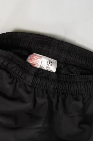 Pantaloni de trening, pentru copii Uefa, Mărime 12-13y/ 158-164 cm, Culoare Negru, Preț 39,48 Lei