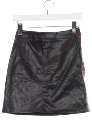 Kožená sukňa  Amisu, Veľkosť XS, Farba Čierna, Cena  4,85 €