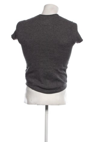 Мъжка тениска Hollister, Размер XS, Цвят Сив, Цена 7,70 лв.