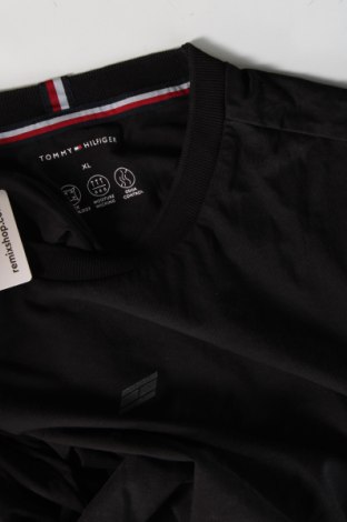 Pánské tričko  Tommy Hilfiger, Velikost XL, Barva Černá, Cena  709,00 Kč