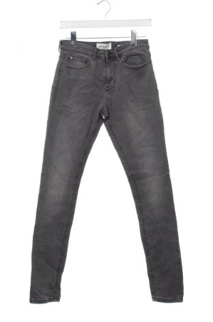 Męskie jeansy Pull&Bear, Rozmiar S, Kolor Szary, Cena 39,99 zł