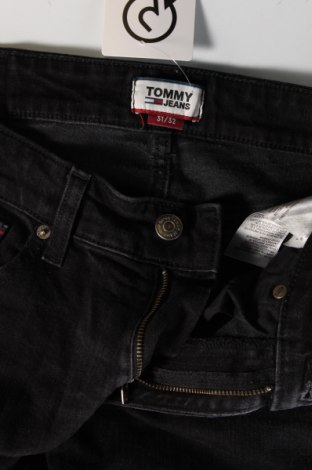 Blugi de bărbați Tommy Jeans, Mărime S, Culoare Negru, Preț 172,99 Lei