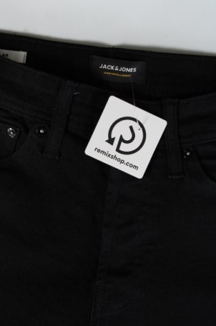 Pantaloni scurți de bărbați Jack & Jones, Mărime XS, Culoare Negru, Preț 107,90 Lei