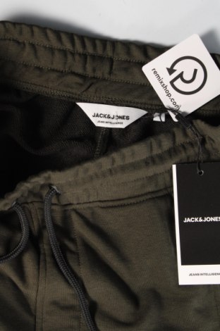 Мъжки къс панталон Jack & Jones, Размер S, Цвят Черен, Цена 36,90 лв.