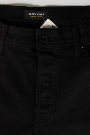 Ανδρικό κοντό παντελόνι Jack & Jones, Μέγεθος L, Χρώμα Μαύρο, Τιμή 16,91 €