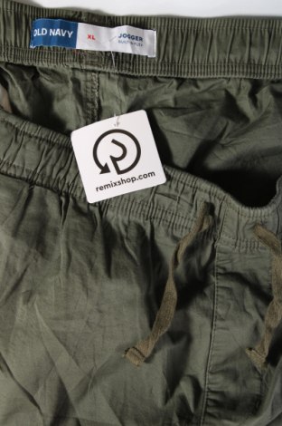 Pantaloni scurți de bărbați Old Navy, Mărime XL, Culoare Verde, Preț 203,95 Lei