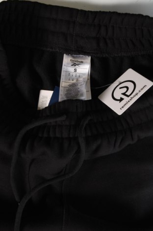 Мъжки къс панталон Reebok, Размер S, Цвят Черен, Цена 42,35 лв.