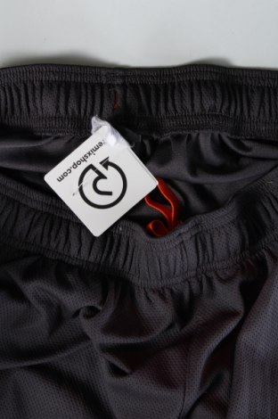 Мъжки къс панталон Reebok, Размер XL, Цвят Сив, Цена 34,00 лв.