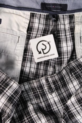 Pantaloni scurți de bărbați Tommy Hilfiger, Mărime M, Culoare Multicolor, Preț 123,02 Lei