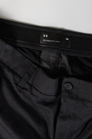 Pantaloni scurți de bărbați Under Armour, Mărime XL, Culoare Negru, Preț 111,84 Lei