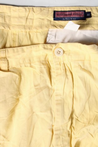 Мъжки къс панталон Vineyard Vines, Размер XL, Цвят Жълт, Цена 22,55 лв.