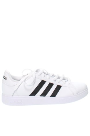 Мъжки обувки Adidas, Размер 46, Цвят Бял, Цена 203,00 лв.
