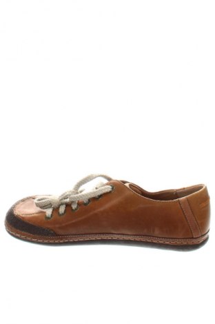 Мъжки обувки Clarks, Размер 41, Цвят Кафяв, Цена 96,00 лв.