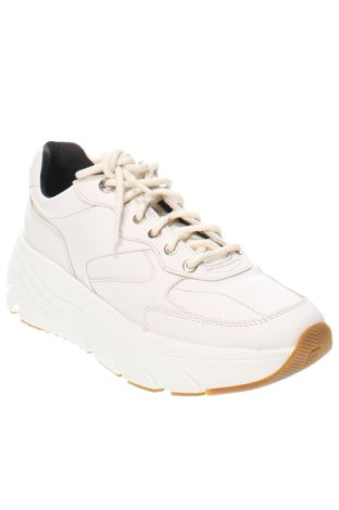Мъжки обувки Geox, Размер 39, Цвят Бял, Цена 89,00 лв.