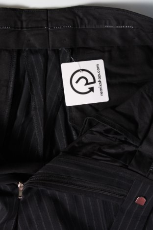 Мъжки панталон BOSS, Размер M, Цвят Черен, Цена 75,35 лв.