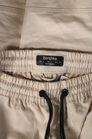 Мъжки панталон Bershka, Размер S, Цвят Кафяв, Цена 29,00 лв.