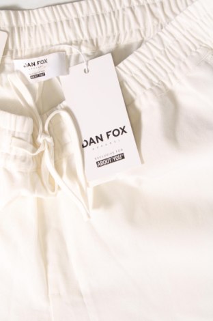 Męskie spodnie Dan Fox X About You, Rozmiar XL, Kolor ecru, Cena 123,95 zł