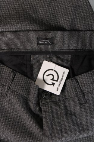 Pantaloni de bărbați Defacto, Mărime M, Culoare Gri, Preț 42,93 Lei