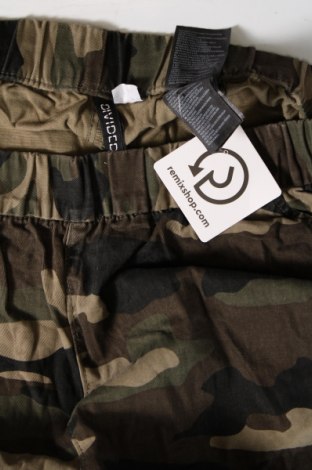 Pánske nohavice  H&M Divided, Veľkosť L, Farba Viacfarebná, Cena  16,44 €
