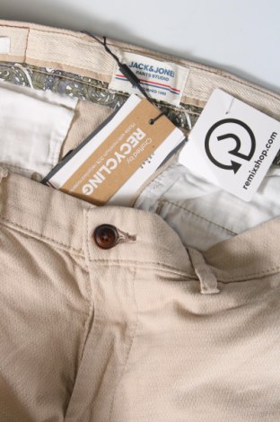 Мъжки панталон Jack & Jones, Размер M, Цвят Бежов, Цена 39,60 лв.