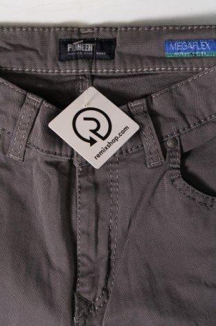 Pantaloni de bărbați Pioneer, Mărime M, Culoare Gri, Preț 134,87 Lei