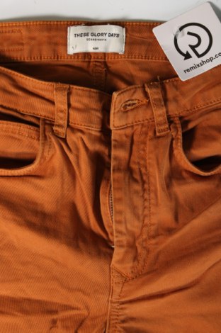 Herrenhose These Glory Days, Größe M, Farbe Orange, Preis 43,14 €