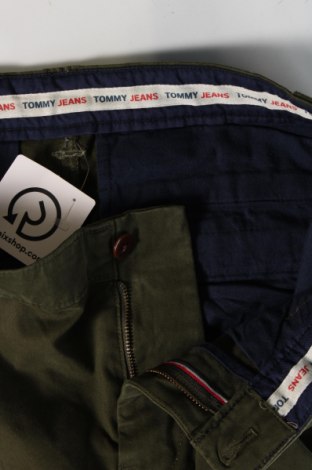 Pantaloni de bărbați Tommy Jeans, Mărime M, Culoare Verde, Preț 172,99 Lei