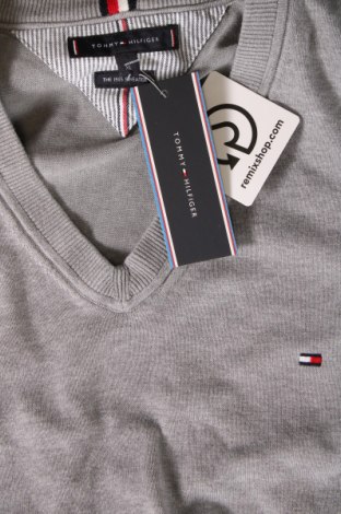 Мъжки пуловер Tommy Hilfiger, Размер XL, Цвят Сив, Цена 216,49 лв.