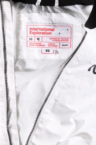 Ανδρικό μπουφάν Cropp, Μέγεθος XS, Χρώμα Λευκό, Τιμή 21,03 €