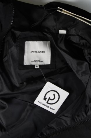 Ανδρικό μπουφάν Jack & Jones, Μέγεθος XL, Χρώμα Μαύρο, Τιμή 27,22 €
