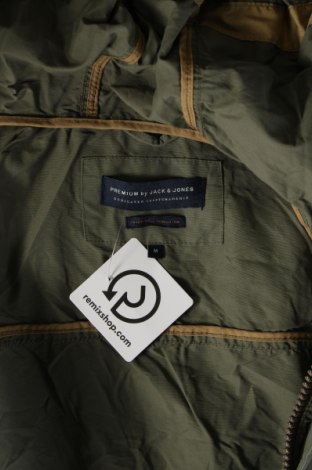 Geacă de bărbati Jack & Jones PREMIUM, Mărime M, Culoare Verde, Preț 134,87 Lei