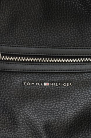 Раница Tommy Hilfiger, Цвят Черен, Цена 218,00 лв.